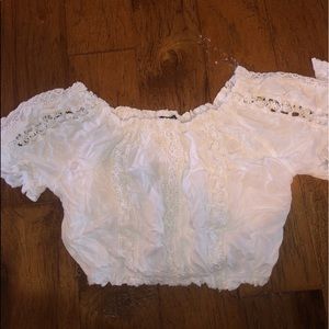 Cropped & off-shoulder festival vibe top